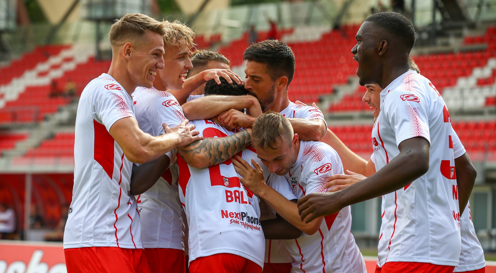 14.8.2022--FC-Rot-Weiss-Erfurt---SV-Lichtenberg-47-5-0_13.jpg