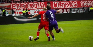 Später Ausgleich im Topspiel: Rot-Weiß und Aue trennen sich 2:2