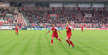 Die Rot-Weißen können endlich den ersten Punktspiel-Sieg bejubeln