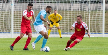 Der FC Rot-Weiß Erfurt unterliegt dem FC Viktoria Berlin mit 0:2