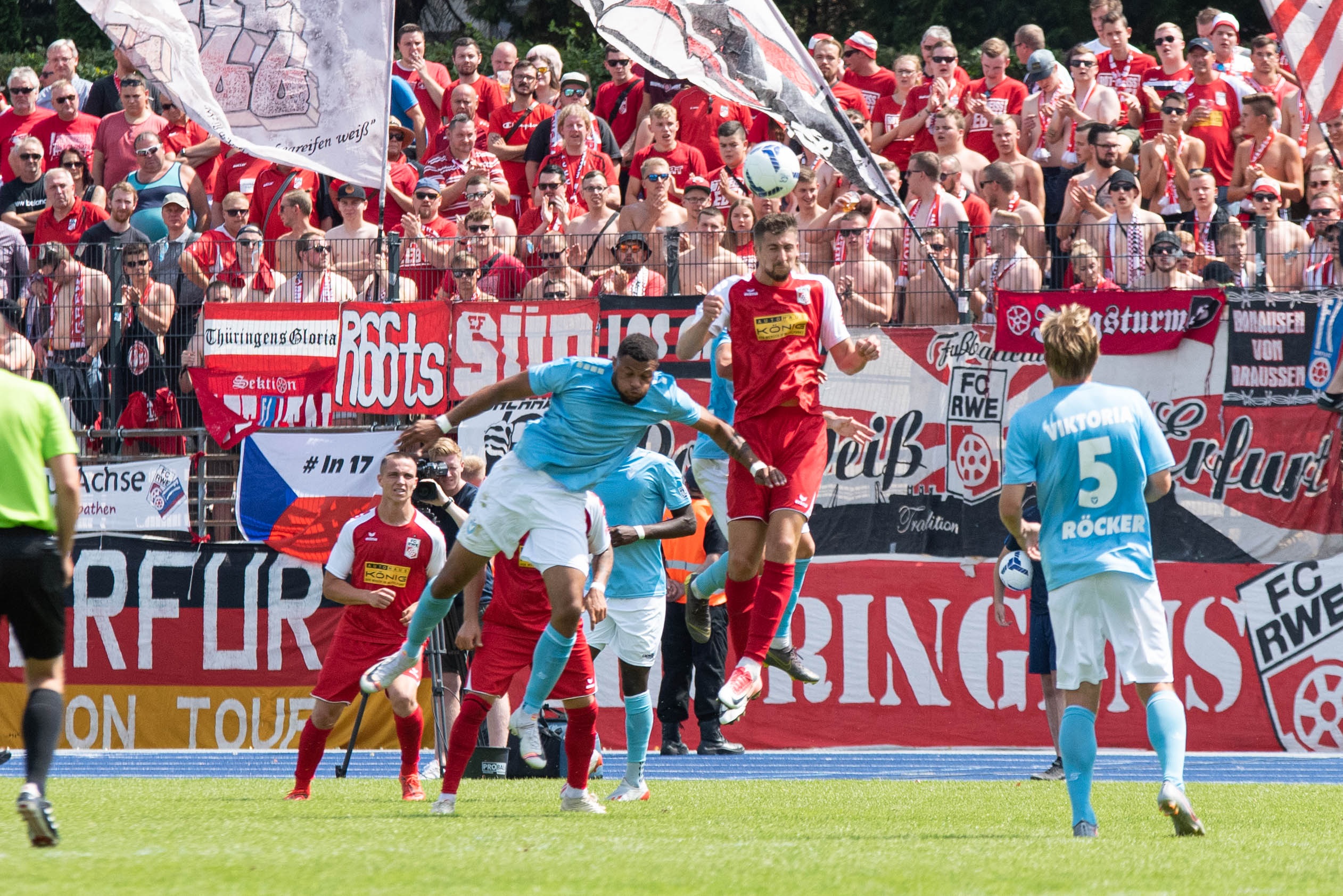 Der FC RotWeiß Erfurt unterliegt dem